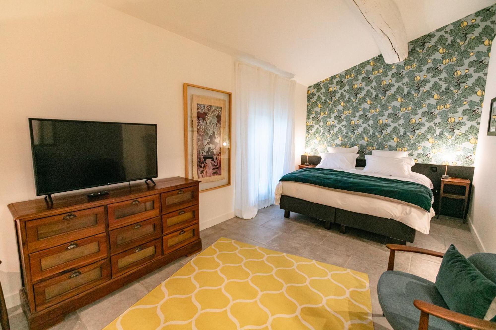 Gabrielle Jeanne Bed & Breakfast Maillane Bagian luar foto