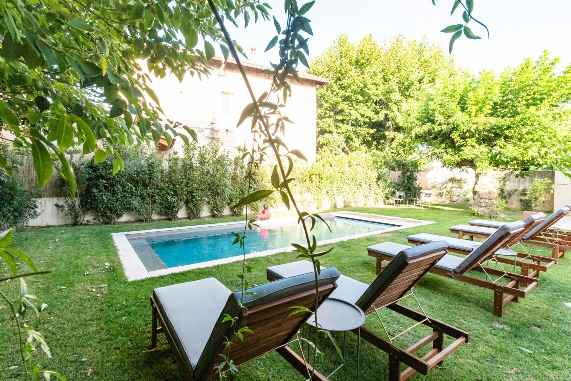 Gabrielle Jeanne Bed & Breakfast Maillane Bagian luar foto