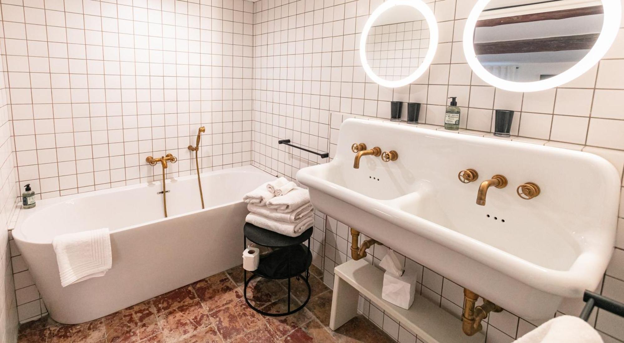 Gabrielle Jeanne Bed & Breakfast Maillane Bagian luar foto