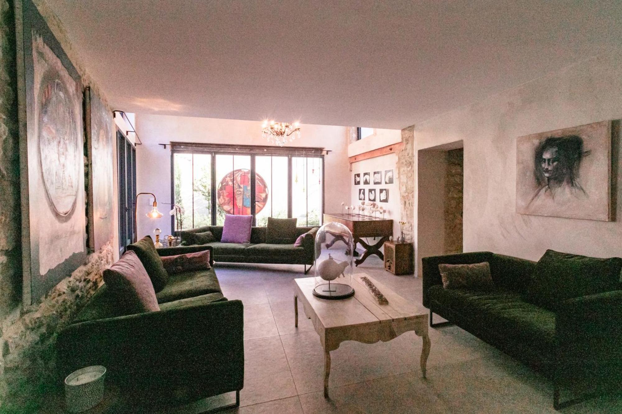 Gabrielle Jeanne Bed & Breakfast Maillane Bagian luar foto