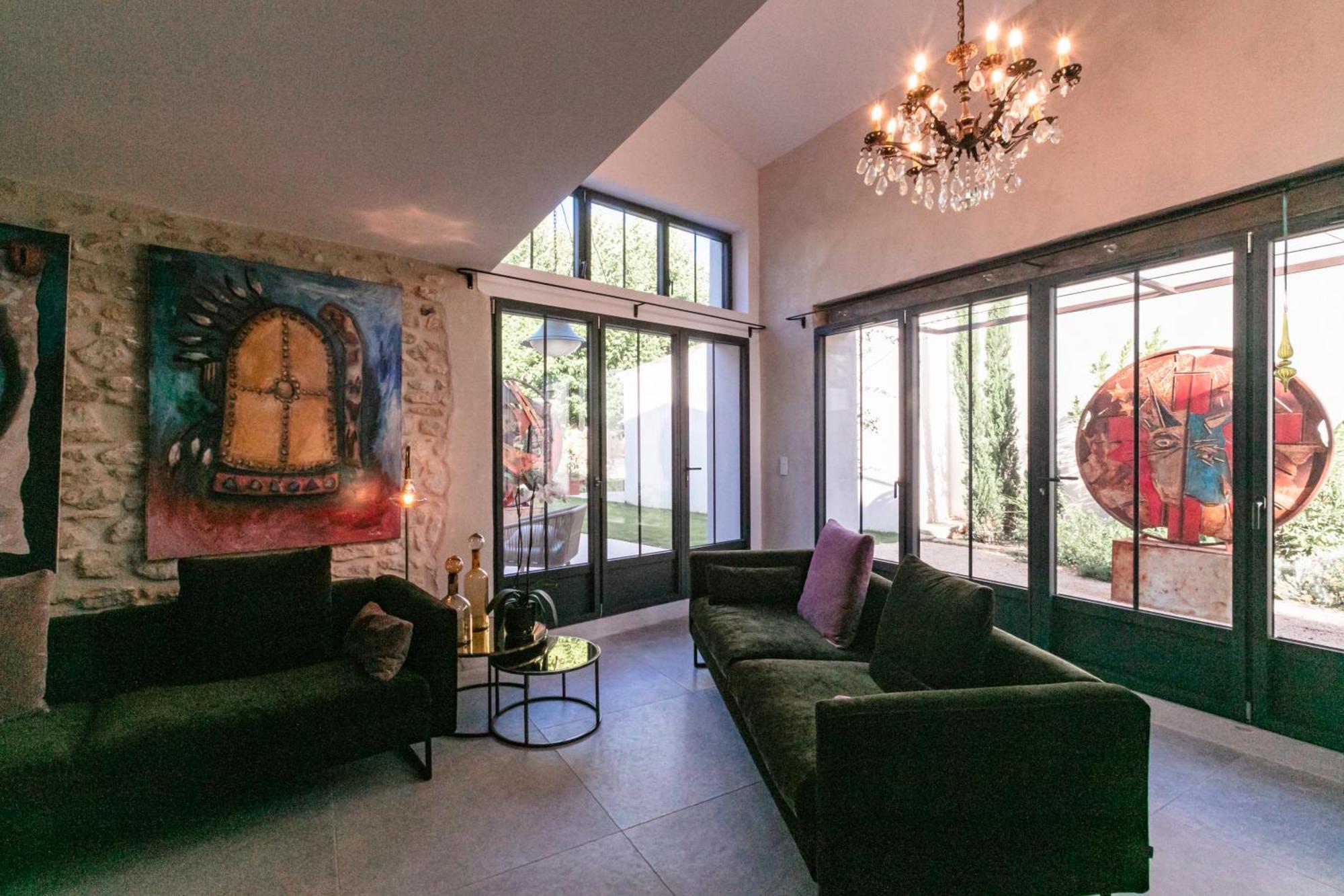 Gabrielle Jeanne Bed & Breakfast Maillane Bagian luar foto
