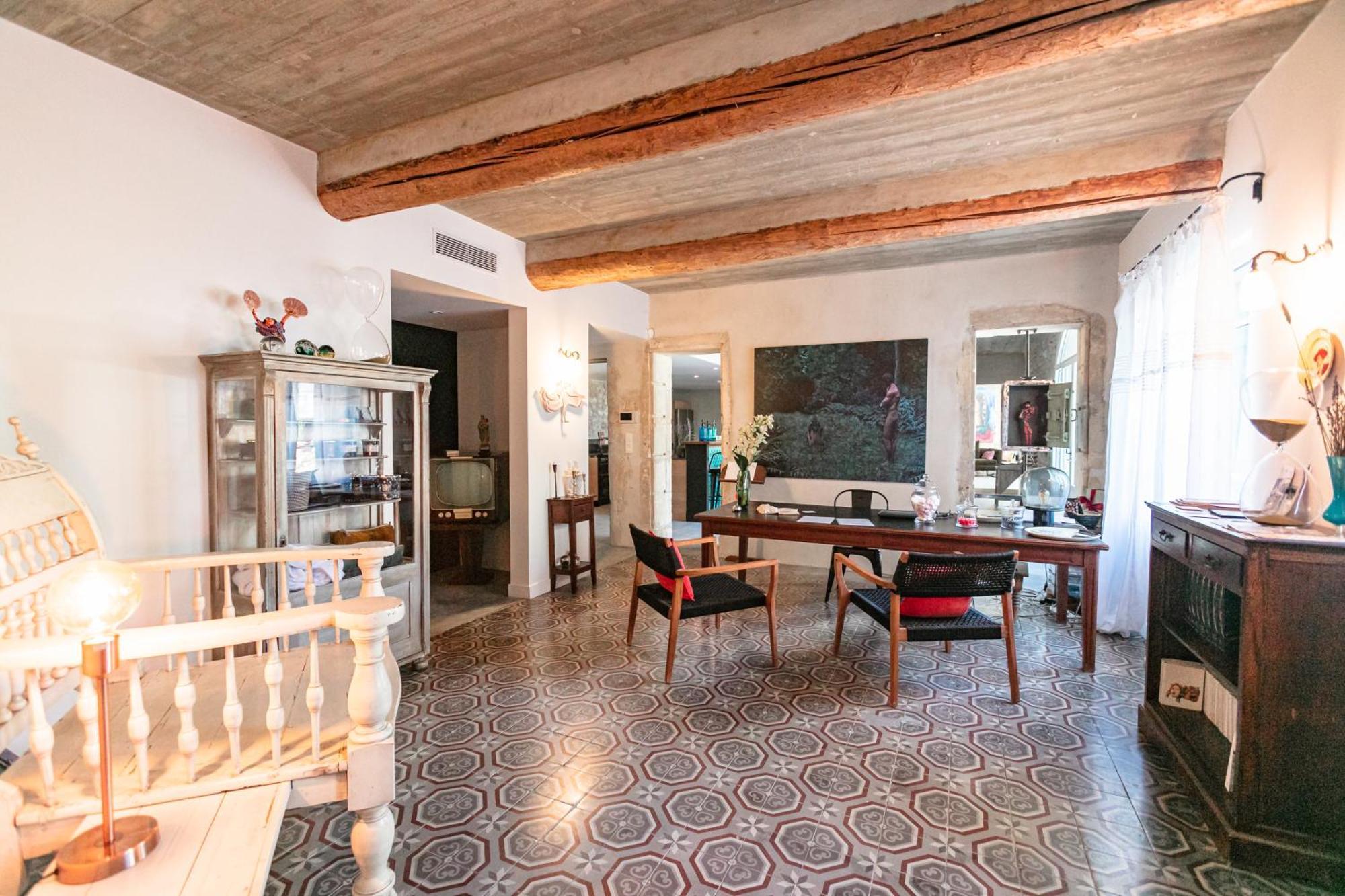 Gabrielle Jeanne Bed & Breakfast Maillane Bagian luar foto