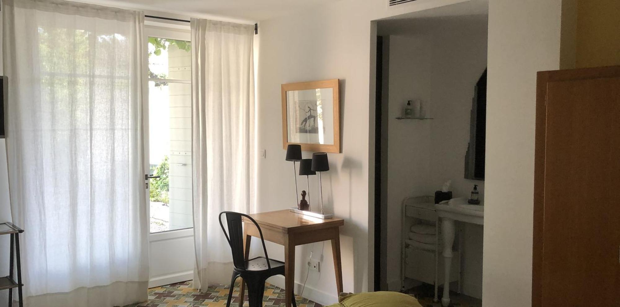 Gabrielle Jeanne Bed & Breakfast Maillane Bagian luar foto