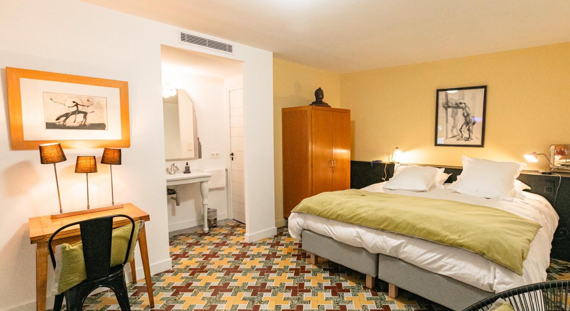 Gabrielle Jeanne Bed & Breakfast Maillane Bagian luar foto