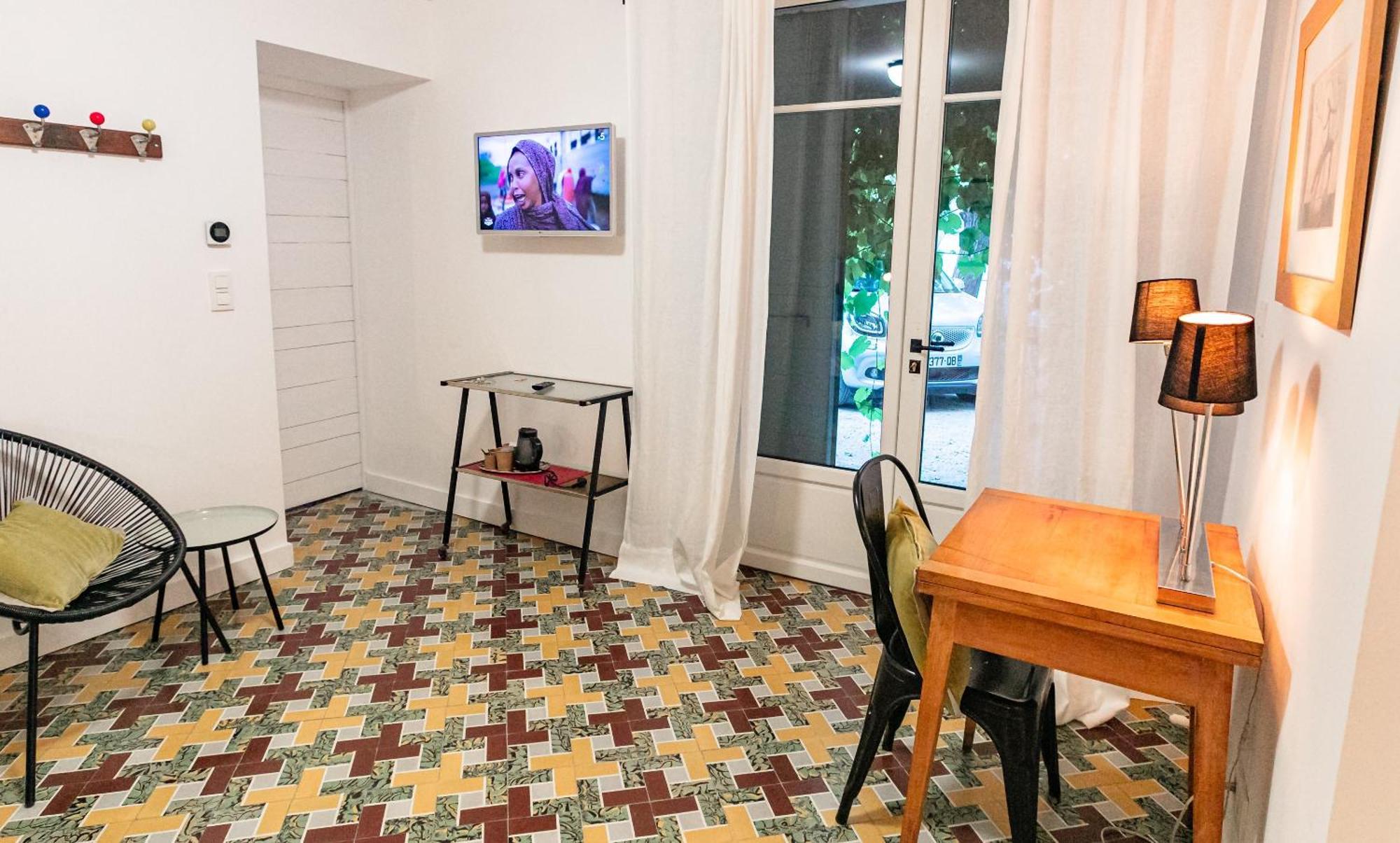 Gabrielle Jeanne Bed & Breakfast Maillane Bagian luar foto