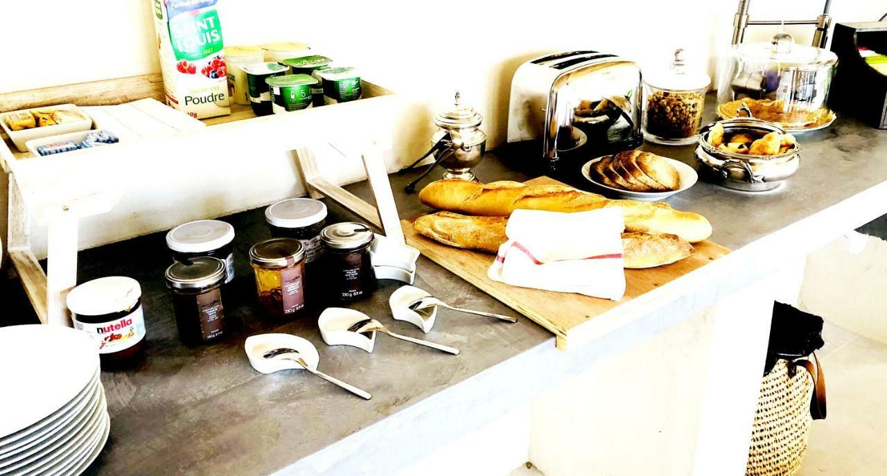 Gabrielle Jeanne Bed & Breakfast Maillane Bagian luar foto