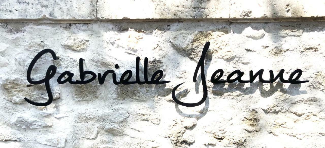 Gabrielle Jeanne Bed & Breakfast Maillane Bagian luar foto